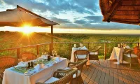 Victoria Falls Safari Club - bar