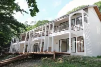 Siam Beach Resort Hotel di Pantai Lonely / Teluk Bai Lan
