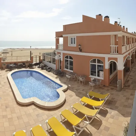 Lloyds Beach Club