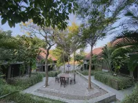 Bukit Daun Hotel and Resort Hotels in Semen