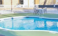 Americas Best Value Inn Beeville - piscine