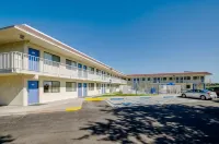 Motel 6 Thornton, CO Hotels near Pinnacle