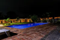 Casa Mia Lodge & Restaurant - Pools