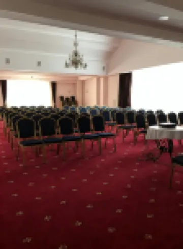 Atyrau Dastan Hotel - parking