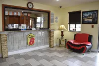Super 8 by Wyndham Newport News/Jefferson Ave. Hotels in Smithfield
