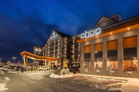 Sandman Signature Ottawa Airport Hotel Отели рядом с достопримечательностью «Ридо»