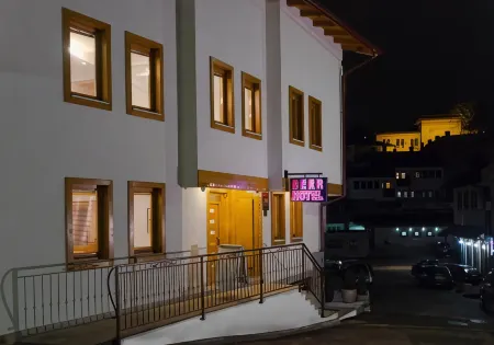 Hotel Berr Отели рядом с достопримечательностью «Старая православная церковь»