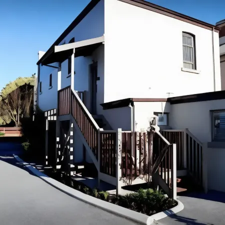 Albany Central Apartments