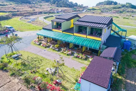 Wando Cheongsando Sun and Moon Pension