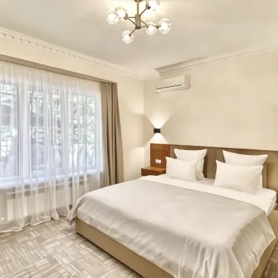 Zateryanny Ray U Mashuka Hotel Complex Hotels near Monument to Ostap Bender