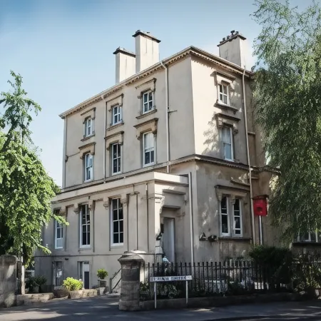 Victoria Square Hotel Clifton Village Отели рядом с достопримечательностью «Стадион «Аштон Гейт»»