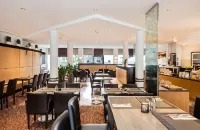 Lindner Hotel Dusseldorf Airport - parking