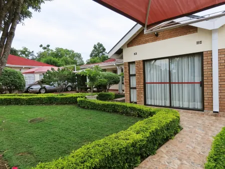 Art Lodges Отели в г. Хараре