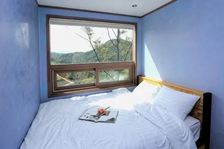 Yeongwol Cube Zone Camping Pension