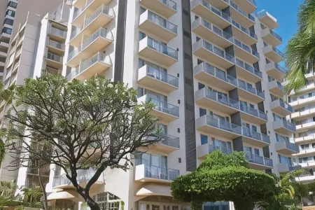 Coconut Waikiki Hotel