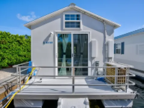 Aqua Lodges at Coconut Cay RV and Marina Hotels in Marathon