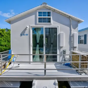 Aqua Lodges at Coconut Cay RV and Marina