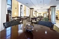Holiday Inn Express & Suites Phoenix - Glendale Sports Dist
