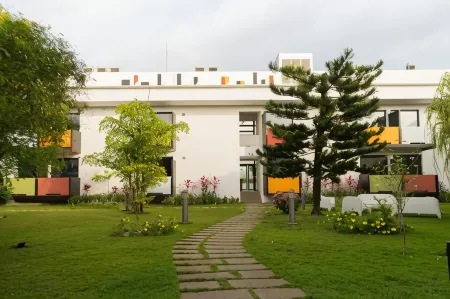 ONOMO Hotel Abidjan Отели рядом с Аэропорт Феликс Уфуэ-Буаньи