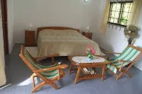 Daniella's Bungalows - parking