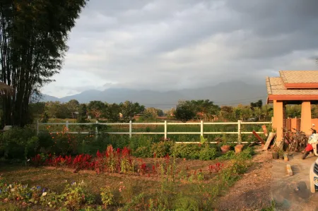 Pai Vintage Garden Resort Отели рядом с достопримечательностью «Yun Lai Viewpoint»