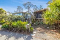 Marsh View Treehouse Retreat on Fripp Island