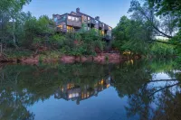 ジ イン アバブ オーク クリーク