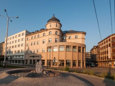 Kampus Palace