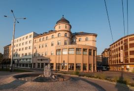 Kampus Palace