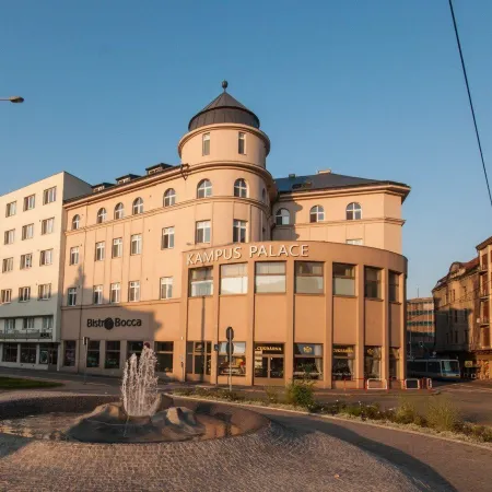 Kampus Palace