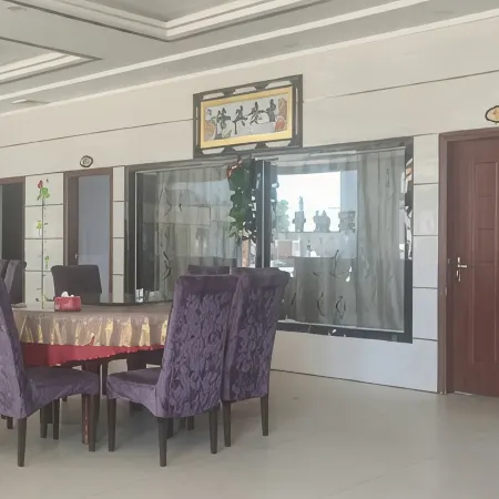 Dingbianhong Trilateral Hotel
