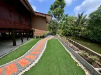 Doungploy BaanruenThai Homestay