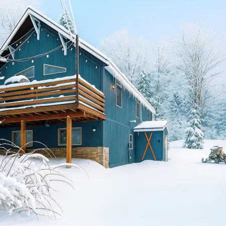 A Charming Chalet with Hot Tub 1 Mile to Mt. Snow