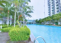 #CS8, Spacious Cybersquare Ensuite with Pool View - Family