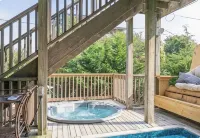 Gatsby’s Main Level. Ocean Bay Park. Heated Saltwater Pool + Hot Tub. Sleeps 14