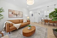 Open 4Br Near Downtown Boston Backyard, Fire Pit, Grills & Walk to Train - Bungalows