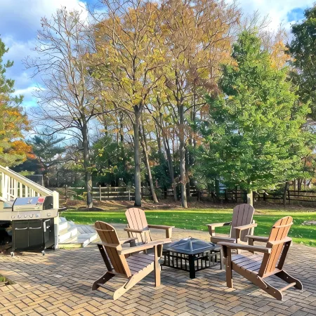 Cozy Ithaca Retreat - Fenced Yard - 7 min drive to Cornell - Ev Charger