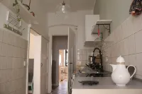 Quiet & cozy apartment in Südstadt, close to the train station & free parking