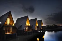 Seaview Cottage Cirebon Waterland - Pools