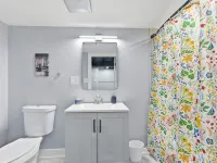 Private Basement Suite – Completely Separate Hotels near Bronzeville Children's Museum