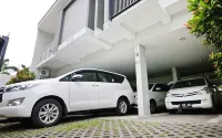 Kanwa Residence - Parking