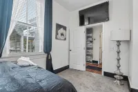 Spacious 5-bedroom house with WiFi, AC in welcoming Opelika