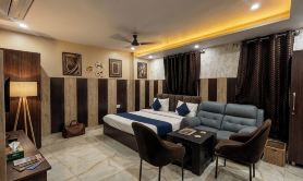 HOTEL KINGS PARADISE BANQUET & LAWN, Airport