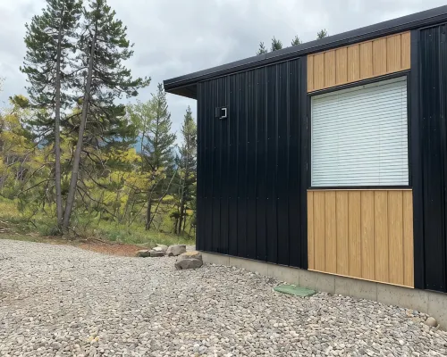 Mountainside Getaway with Games Room Hotels in Crowsnest Pass