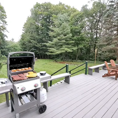 Cozy chalet minutes from Okemo Mtn & VAST