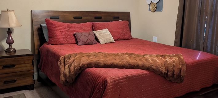 4 blocks from New Mexico Military Institute and Main Street Hotels in Roswell