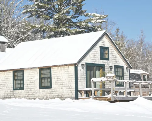 Cottage with a Vista Hotels in Surry