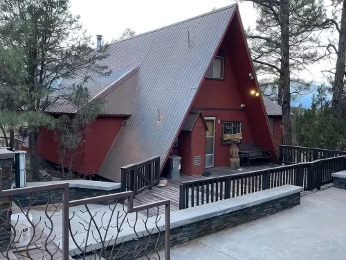 Doe Cabin Cozy Retreat Among the Pines