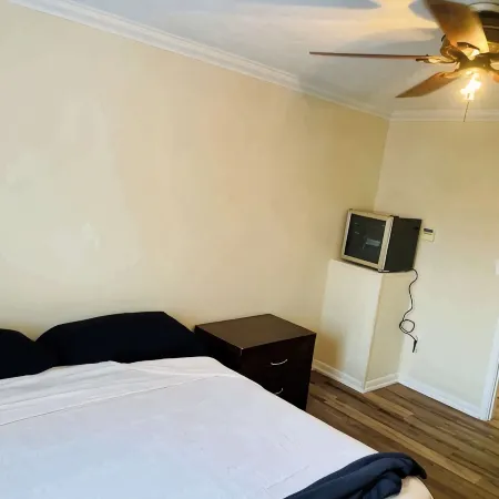 Waterfront Views With King Bed in Solomons Island