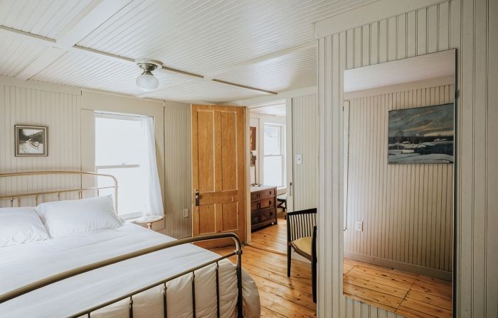 Historic farmhouse by the river in Keene, NY near Lake Placid & Whiteface Mt.